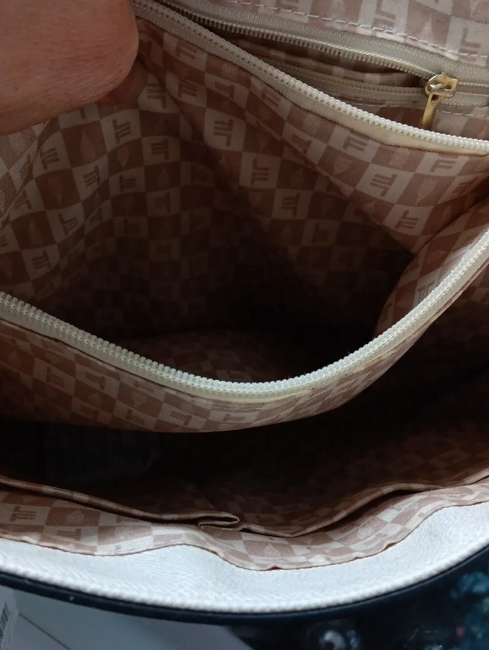 London Fog Ivory Structured Flap-Top Maille Tote